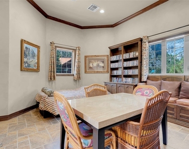 264 Crestview Drive - Photo Thumbnail 38