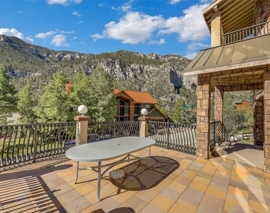 264 Crestview Drive - Photo Thumbnail 96
