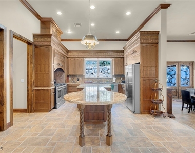 264 Crestview Drive - Photo Thumbnail 24