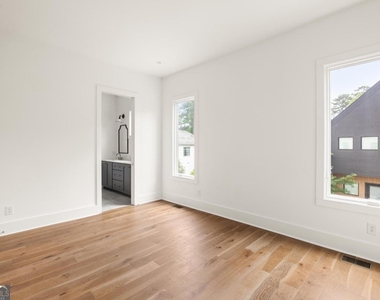 10904 Serenbe Lane - Photo Thumbnail 7