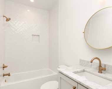 10904 Serenbe Lane - Photo Thumbnail 13