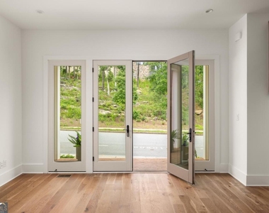 10904 Serenbe Lane - Photo Thumbnail 3