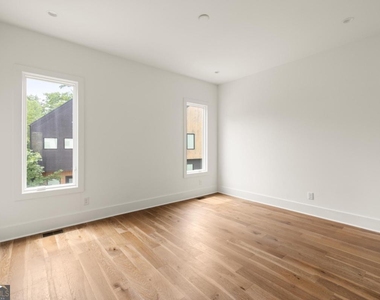 10904 Serenbe Lane - Photo Thumbnail 6