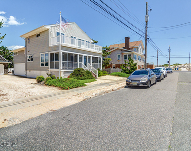 10 E Street - Photo Thumbnail 19