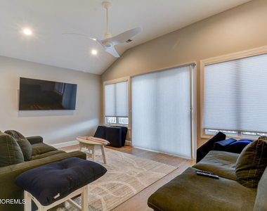 10 E Street - Photo Thumbnail 14