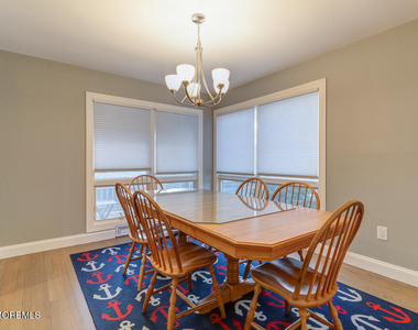 10 E Street - Photo Thumbnail 3
