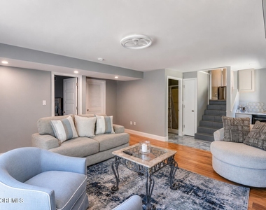 10 E Street - Photo Thumbnail 25
