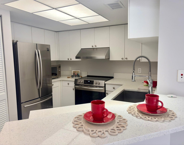 2119 Se 10th Avenue - Photo Thumbnail 3