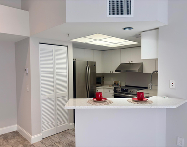 2119 Se 10th Avenue - Photo Thumbnail 2