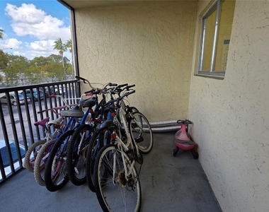 253 S Cypress Road - Photo Thumbnail 15
