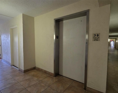 253 S Cypress Road - Photo Thumbnail 14
