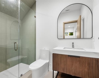 1514 Holly Avenue - Photo Thumbnail 15