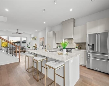 1514 Holly Avenue - Photo Thumbnail 13
