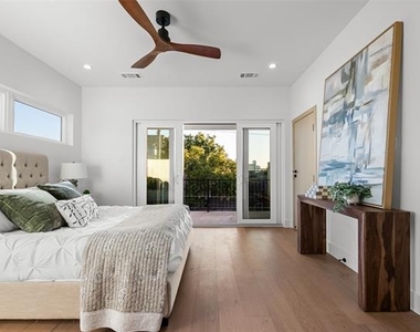 1514 Holly Avenue - Photo Thumbnail 16