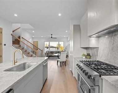 1514 Holly Avenue - Photo Thumbnail 11