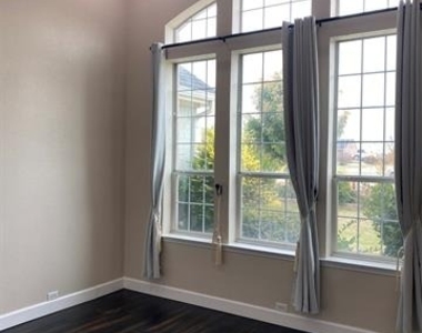 2920 Pinehurst - Photo Thumbnail 3