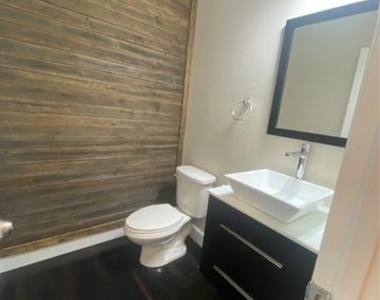 2920 Pinehurst - Photo Thumbnail 13