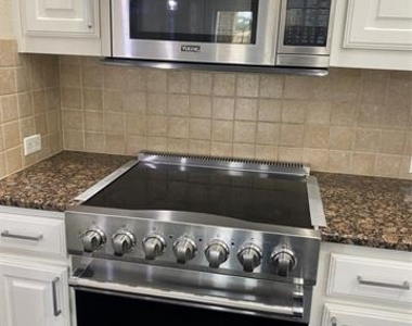 2920 Pinehurst - Photo Thumbnail 9