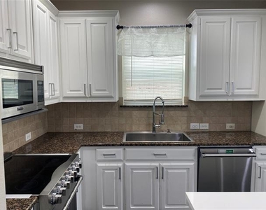 2920 Pinehurst - Photo Thumbnail 11
