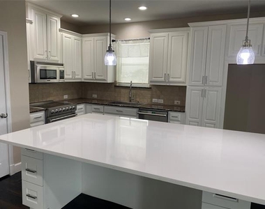 2920 Pinehurst - Photo Thumbnail 7