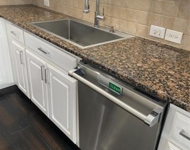 2920 Pinehurst - Photo Thumbnail 10