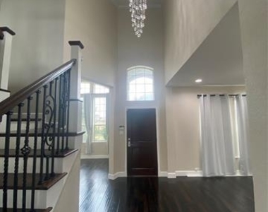 2920 Pinehurst - Photo Thumbnail 2