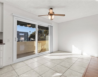 4924 Kester Avenue - Photo Thumbnail 8