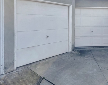 1805 Hauser Boulevard - Photo Thumbnail 7