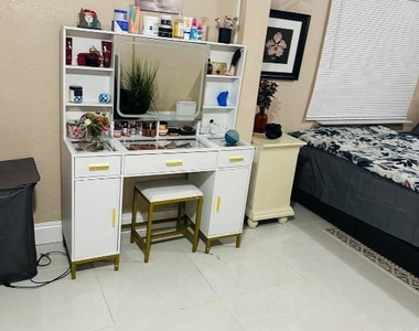 833 Briggs Street Street - Photo Thumbnail 20