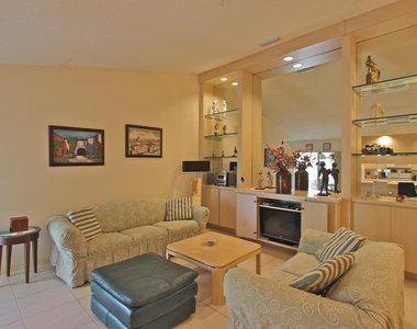 10201 Chapman Oak Court - Photo Thumbnail 4