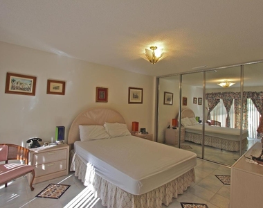 10201 Chapman Oak Court - Photo Thumbnail 10