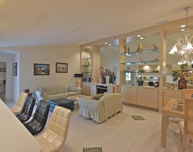 10201 Chapman Oak Court - Photo Thumbnail 5