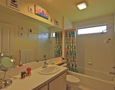 10201 Chapman Oak Court - Photo Thumbnail 15