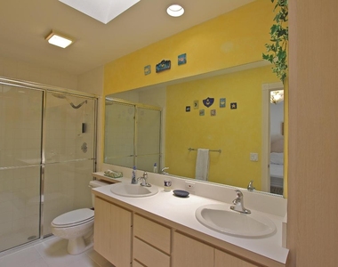 10201 Chapman Oak Court - Photo Thumbnail 12