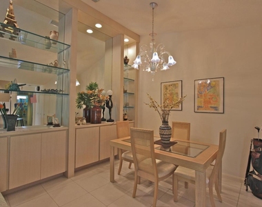 10201 Chapman Oak Court - Photo Thumbnail 9
