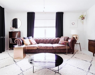 5449 Grande Palm Circle - Photo Thumbnail 3