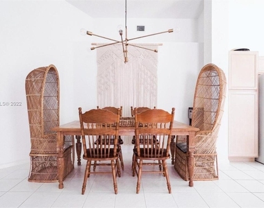 5449 Grande Palm Circle - Photo Thumbnail 2