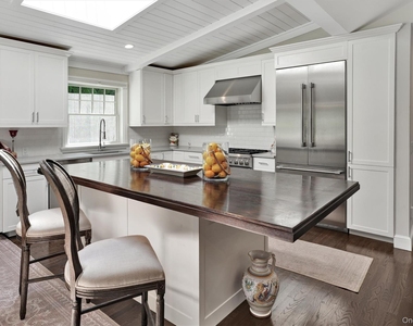 32 White Oak Lane - Photo Thumbnail 14