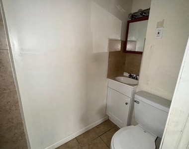 1016 Pine Street - Photo Thumbnail 7
