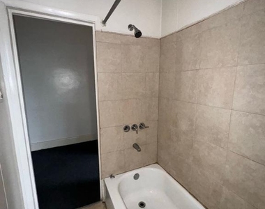 1016 Pine Street - Photo Thumbnail 6