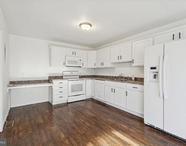 98 N Bacton Hill Road - Photo Thumbnail 2