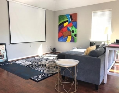 1104 Blueridge Dr - Photo Thumbnail 2