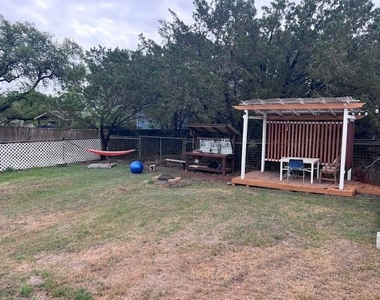 1104 Blueridge Dr - Photo Thumbnail 19