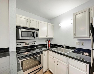 1000 W 26 St - Photo Thumbnail 6