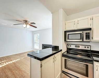 1000 W 26 St - Photo Thumbnail 5