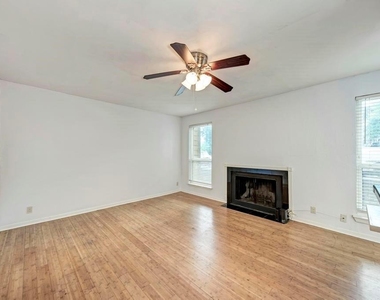 1000 W 26 St - Photo Thumbnail 2