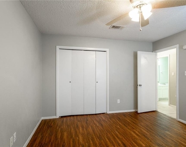 11519 Pecan Creek Pkwy - Photo Thumbnail 7