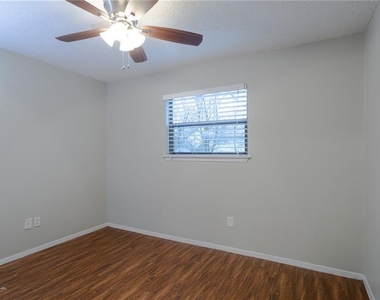 11519 Pecan Creek Pkwy - Photo Thumbnail 9