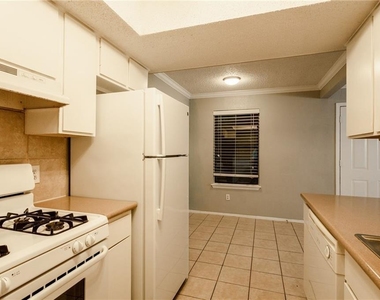 11519 Pecan Creek Pkwy - Photo Thumbnail 5