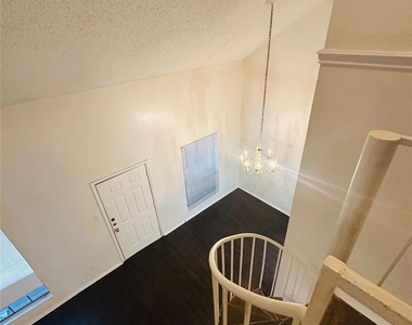 2401 Leon St - Photo Thumbnail 22